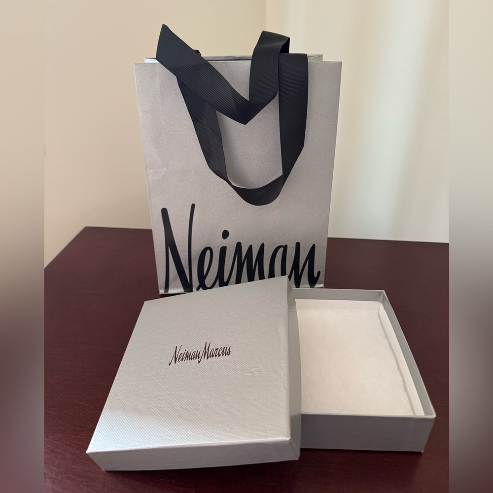 New Neiman Marcus Gift Box and Bag Set